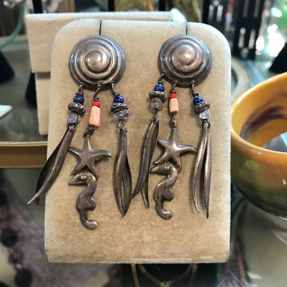 Vintage Jewelry - Wacky Silver Light Weight Sea Shell Gypsy Earrings Vintage Jewelry - Wacky Silver Light Weight Sea Shell Gypsy Earrings